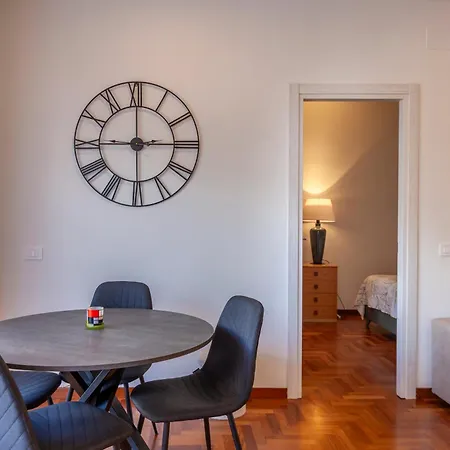 Vatican Hills Apartment *